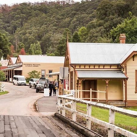 The Quarters At Windsor House Walhalla Villa Exterior photo