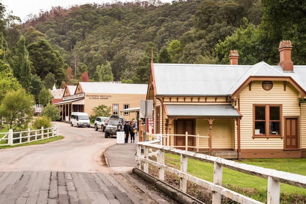 The Quarters At Windsor House Walhalla Villa Exterior photo